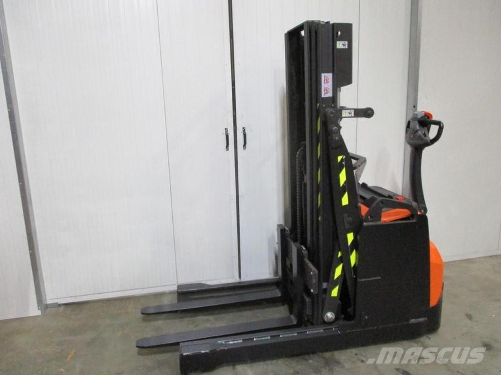 Toyota SWE120XR Штабелери