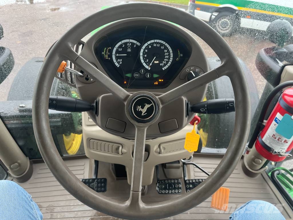 John Deere 6110 R Traktorer