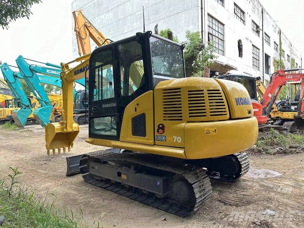 Komatsu PC70-8 حفارات وسط 7 طن - 12 طن