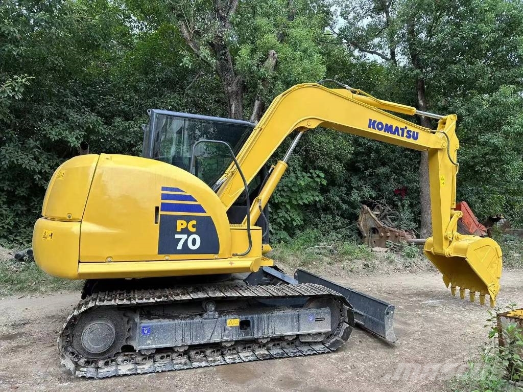 Komatsu PC70-8 حفارات وسط 7 طن - 12 طن