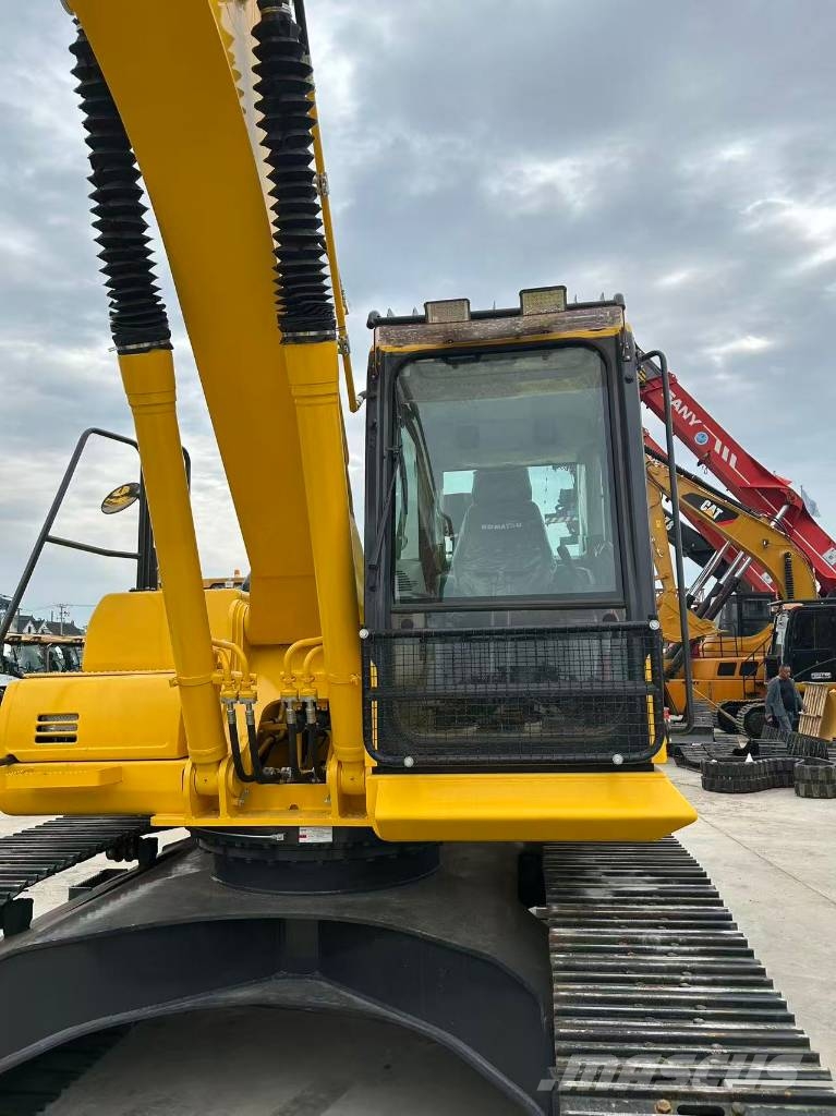 PC 240LC-8 حفارات زحافة