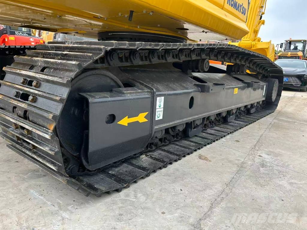 PC 240LC-8 حفارات زحافة