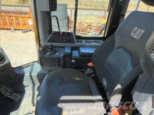 CAT 966 M Iekrāvēji uz riteņiem