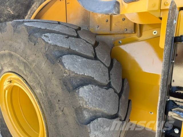 CAT 966 M Iekrāvēji uz riteņiem