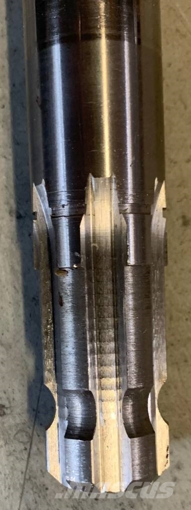 Deutz-Fahr Shaft VF12028030195.10, 12028030195 Transmission