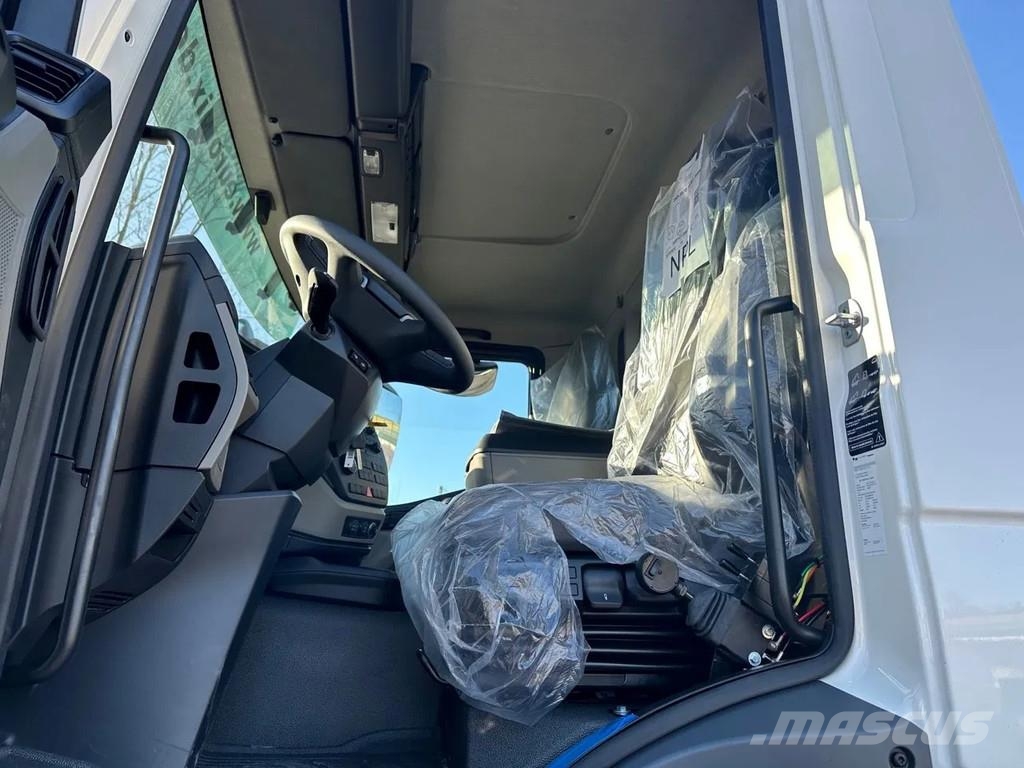 MAN TGM MAN TGM 18.320 4x4 Euro 6e Hyva 12-45 Hook lift trucks