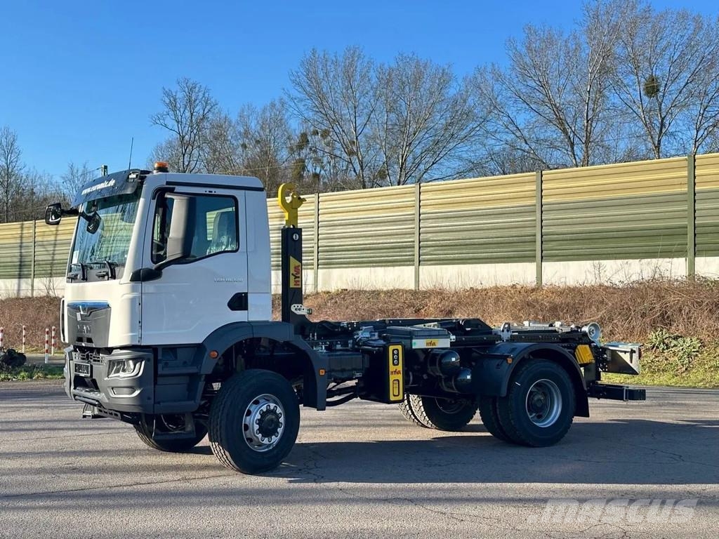 MAN TGM MAN TGM 18.320 4x4 Euro 6e Hyva 12-45 Hook lift trucks