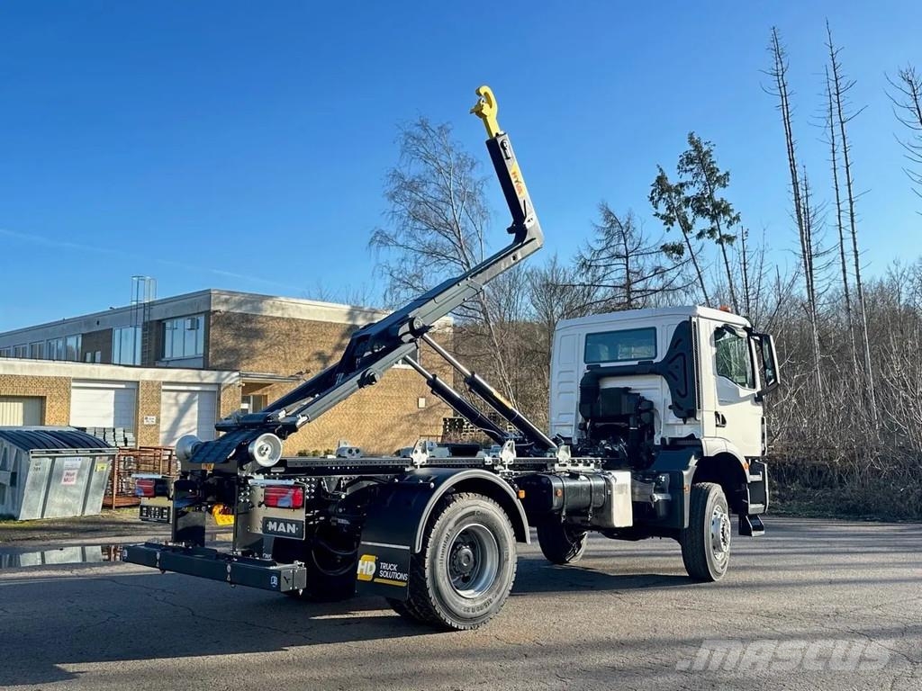 MAN TGM MAN TGM 18.320 4x4 Euro 6e Hyva 12-45 Hook lift trucks