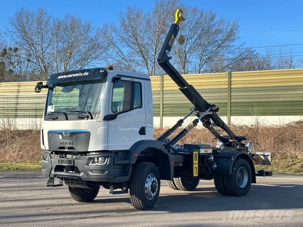 MAN TGM MAN TGM 18.320 4x4 Euro 6e Hyva 12-45 Hook lift trucks