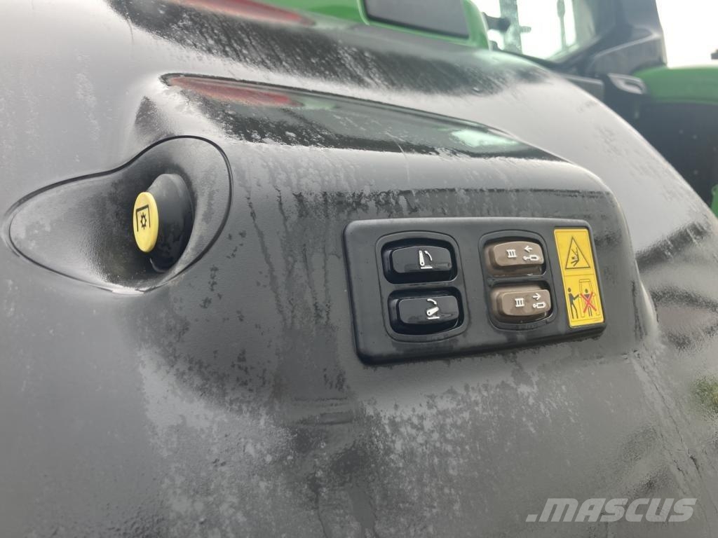 John Deere 6M240 Tractoren