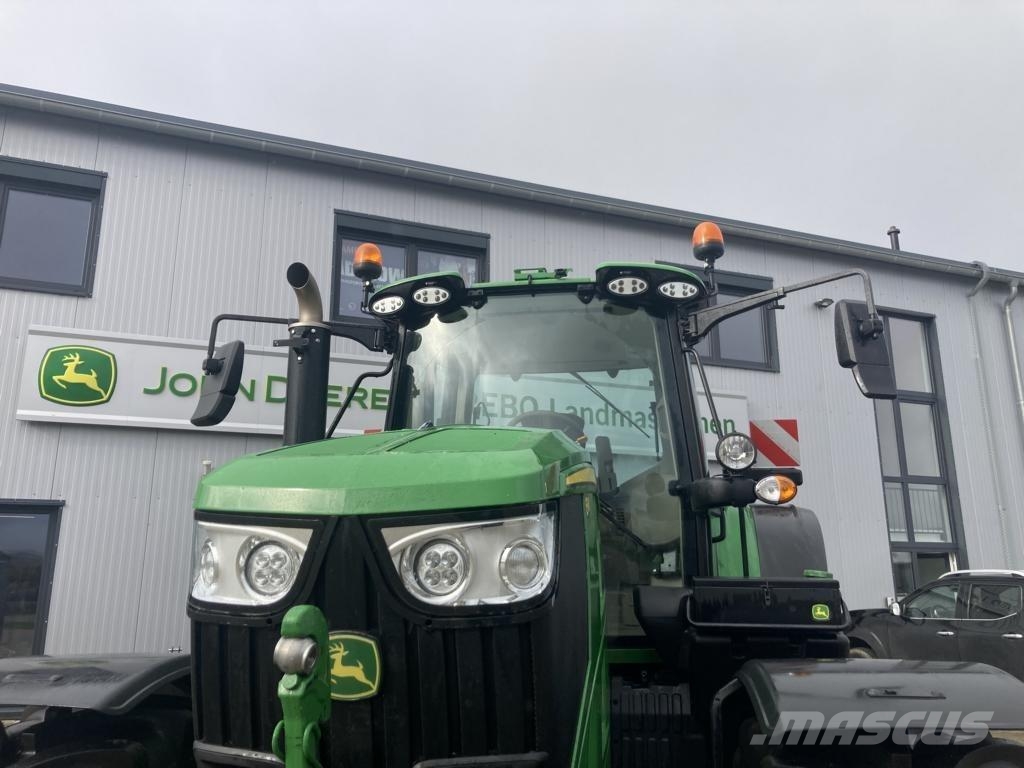 John Deere 6M240 Tractoren