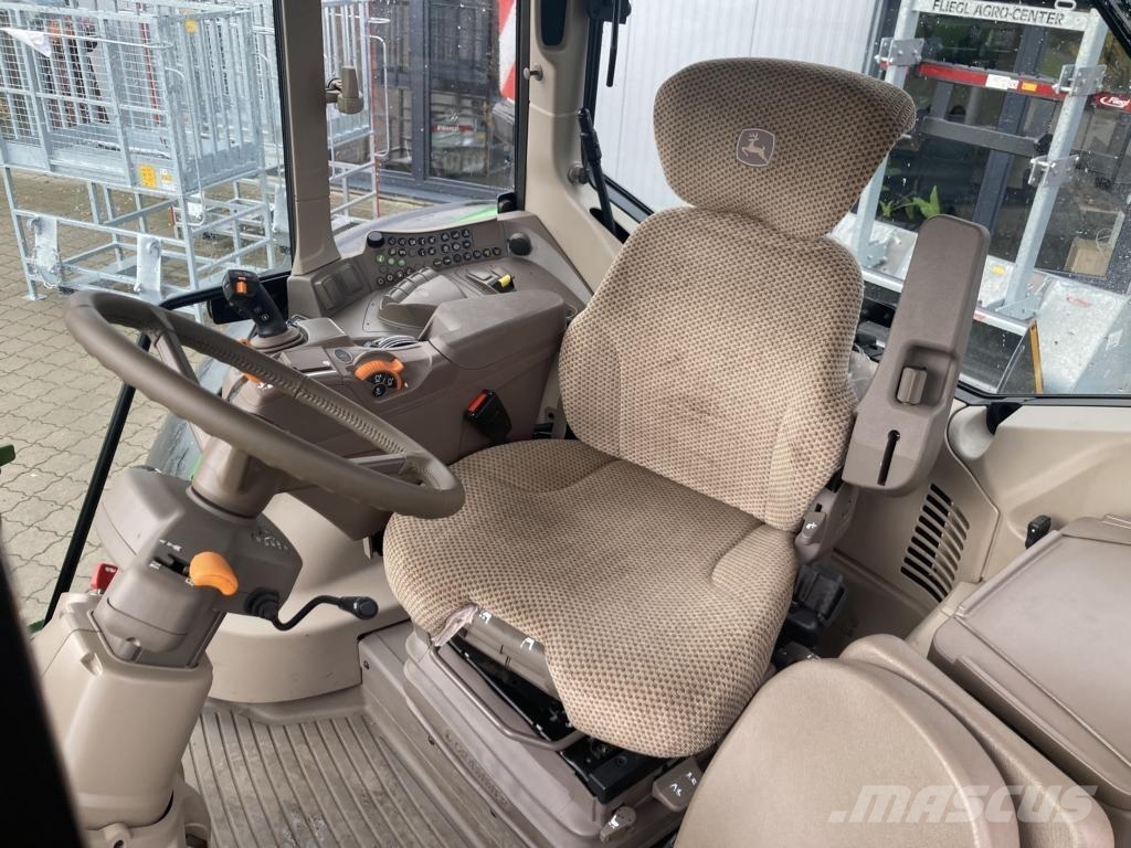 John Deere 6M240 Tractoren