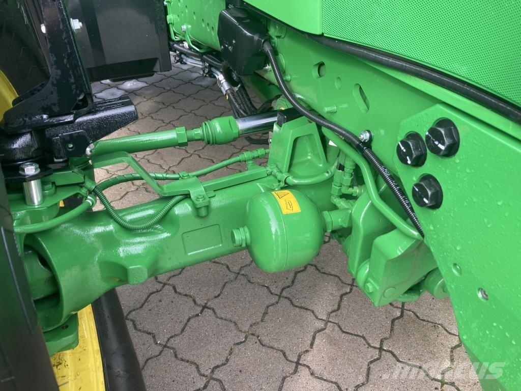 John Deere 6M240 Tractoren