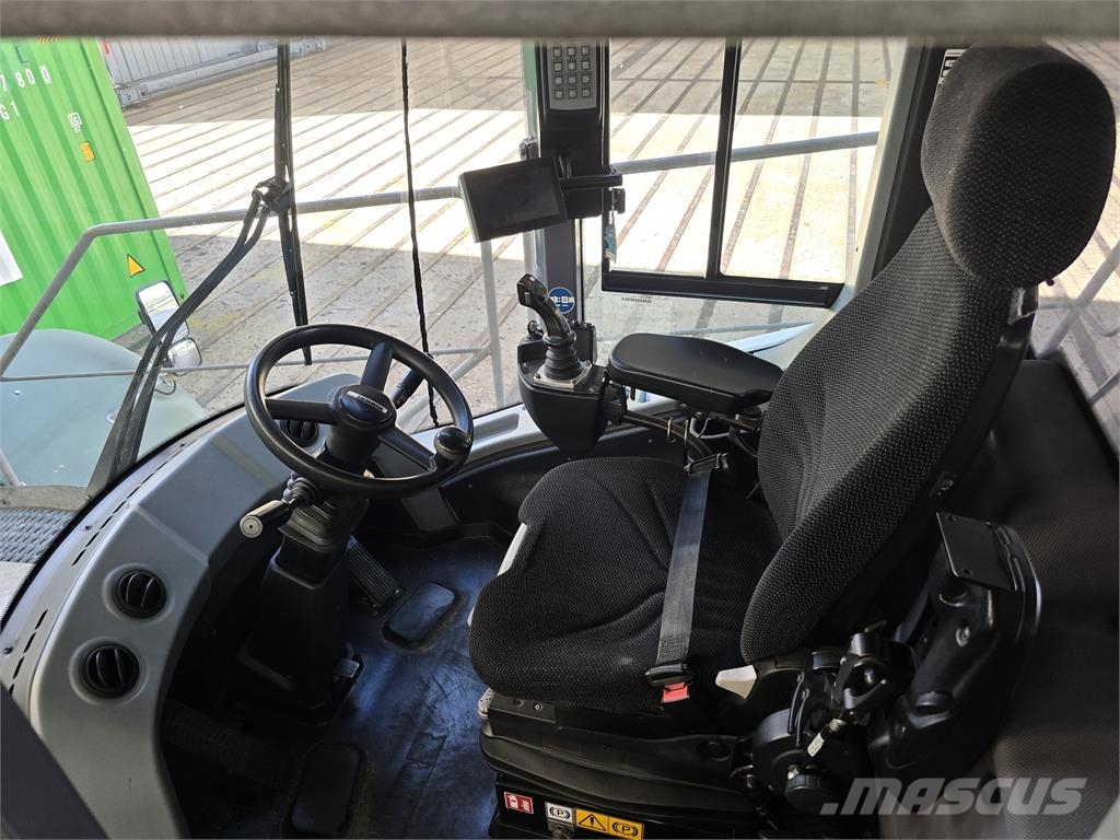 Liebherr LRS 545 رافعات حاويات
