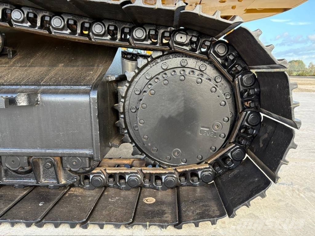 CAT 336F Long Reach Ekskavatori tālās sniedzamības darbiem