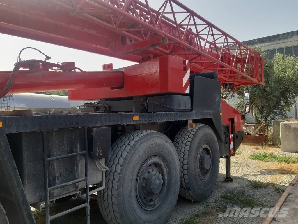 Krupp KMK 4070 全路面起重機/吊車