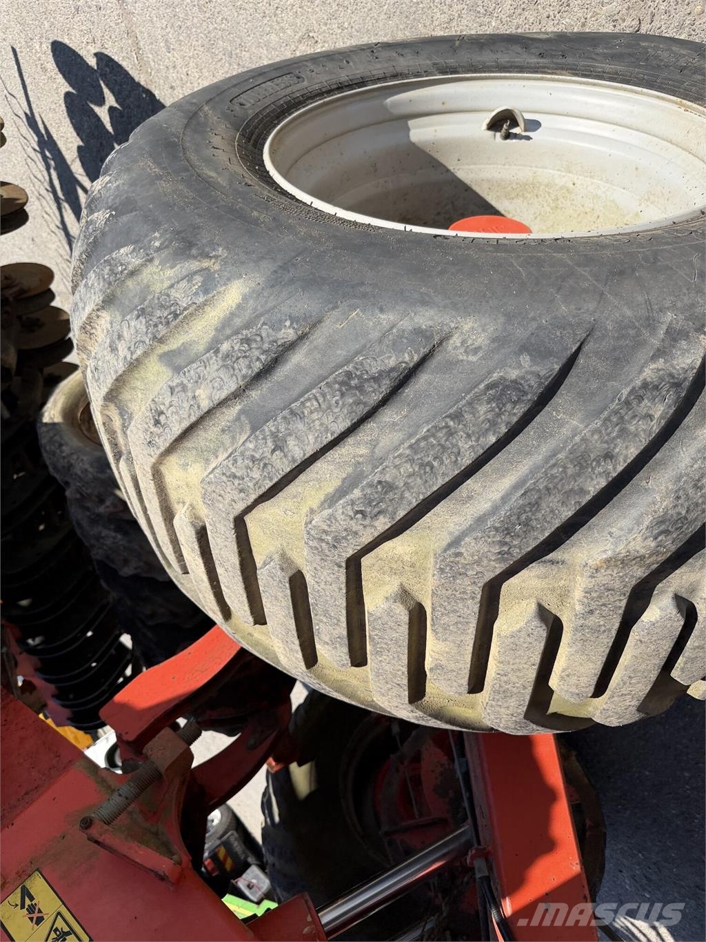 Kuhn Bezorebná sejačka KUHN FASTLINER 6000 VIN 801 ماكينات وملحقات البذر الأخرى