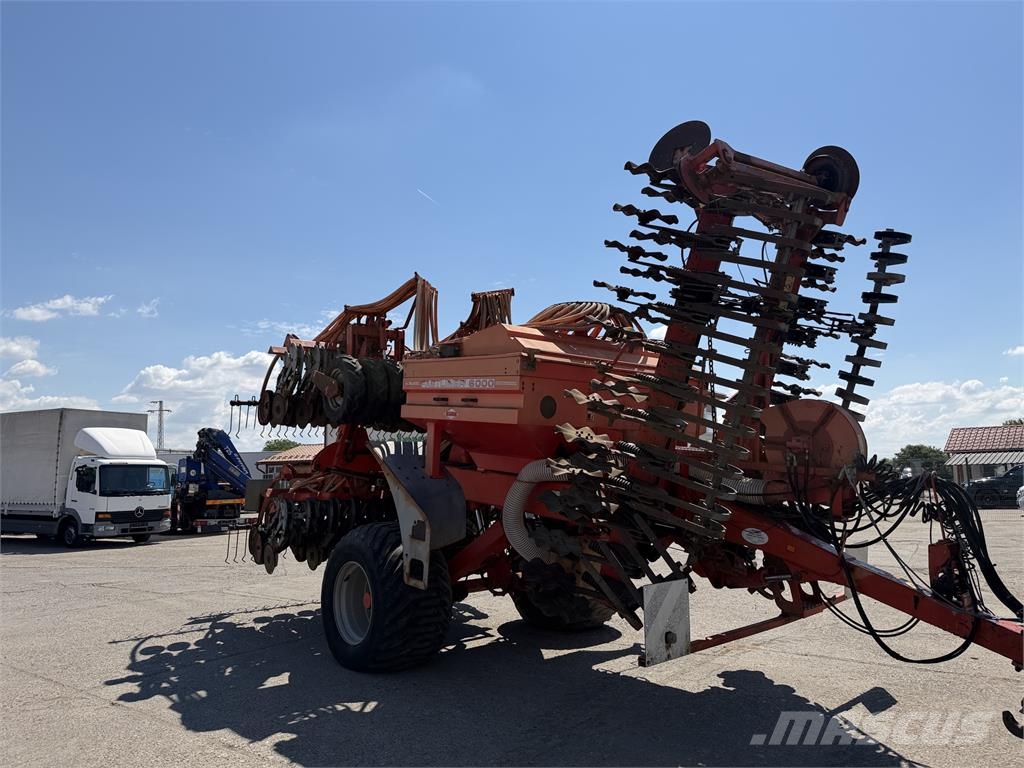 Kuhn Bezorebná sejačka KUHN FASTLINER 6000 VIN 801 ماكينات وملحقات البذر الأخرى