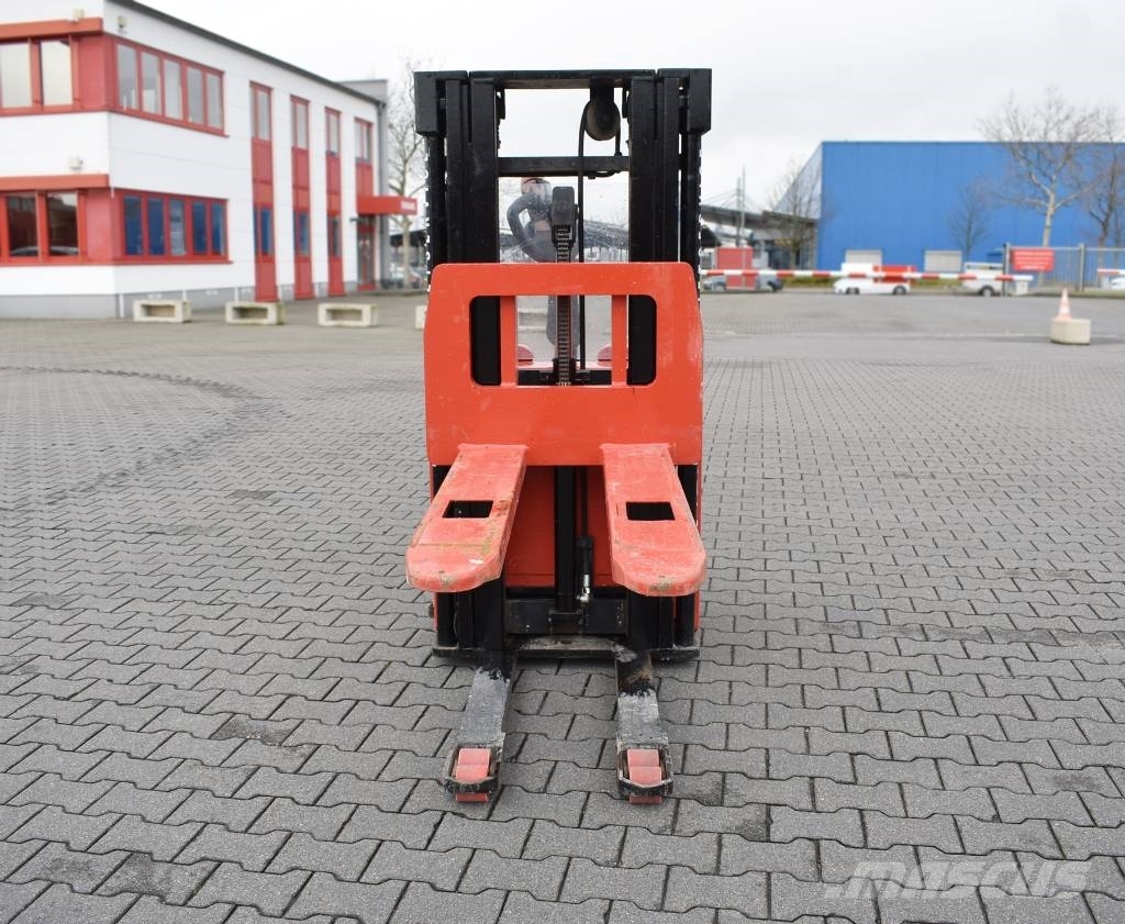 Hanselifter E 1534 FH Pedestrian stacker