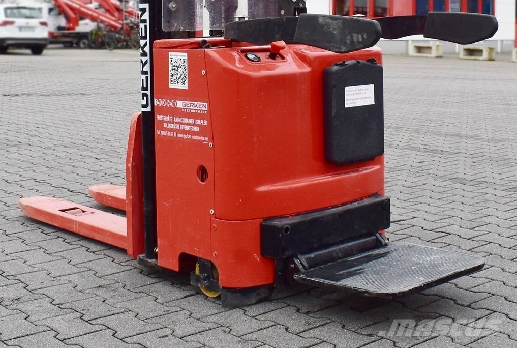 Hanselifter E 1534 FH Pedestrian stacker