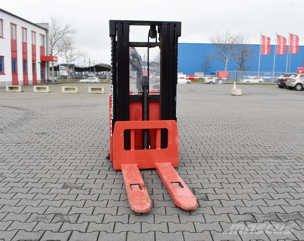 Hanselifter E 1534 FH Pedestrian stacker