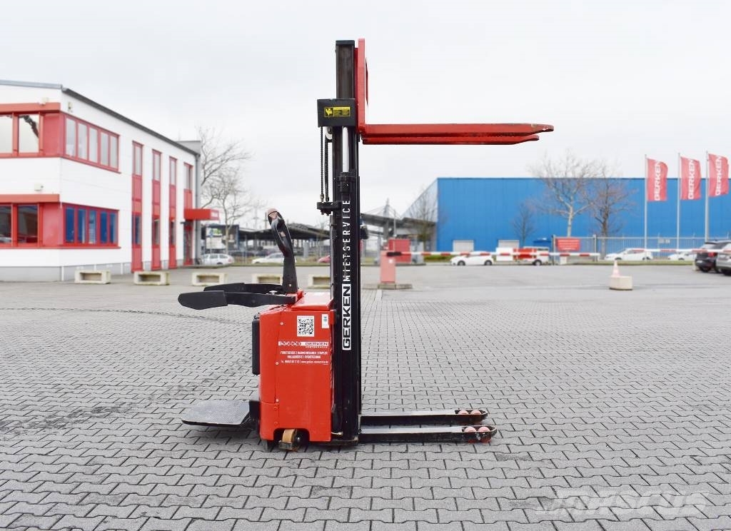 Hanselifter E 1534 FH Pedestrian stacker