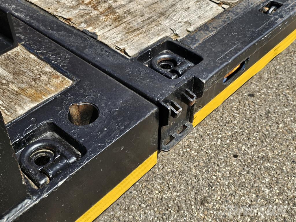 Meusburger MPG 3 / EXTENDABLE / LOW BED / 3 x STEERING AXLE Låg lastande semi trailer