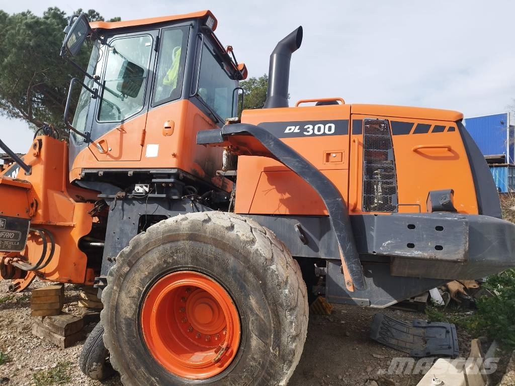 Doosan DL 300-3 Carregadeiras de rodas