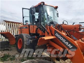 Doosan DL 300-3 Carregadeiras de rodas