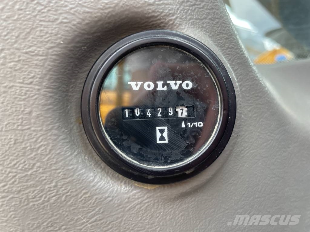 Volvo EC 480 E L Roomikekskavaatorid