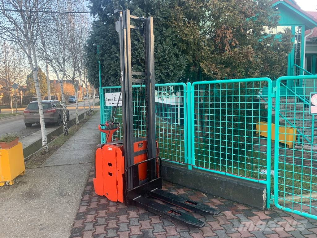 Linde L 20 V-2502 FOR EXPORT ONLY OB Apiladores eléctricos autopropulsados