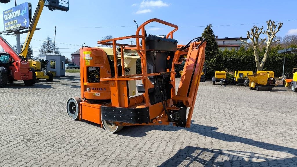 JLG E 300 AJP 曲臂高空工作平台