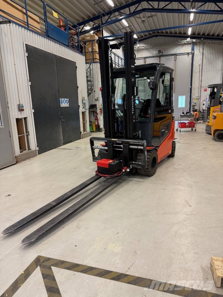 Toyota truck 9 FBM 35 T Electric forklifts