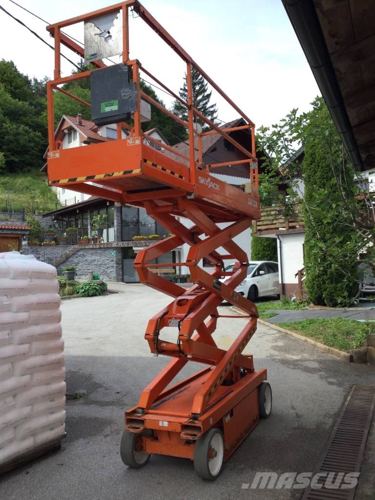 SkyJack SJIII 3220 - 8.1m - 408kg - NEW BATTERIES OPTIONAL Plataformas tijera