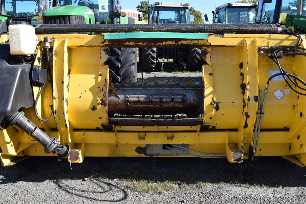 New Holland 273 *PickUp* Otros equipos para cosechadoras de forraje