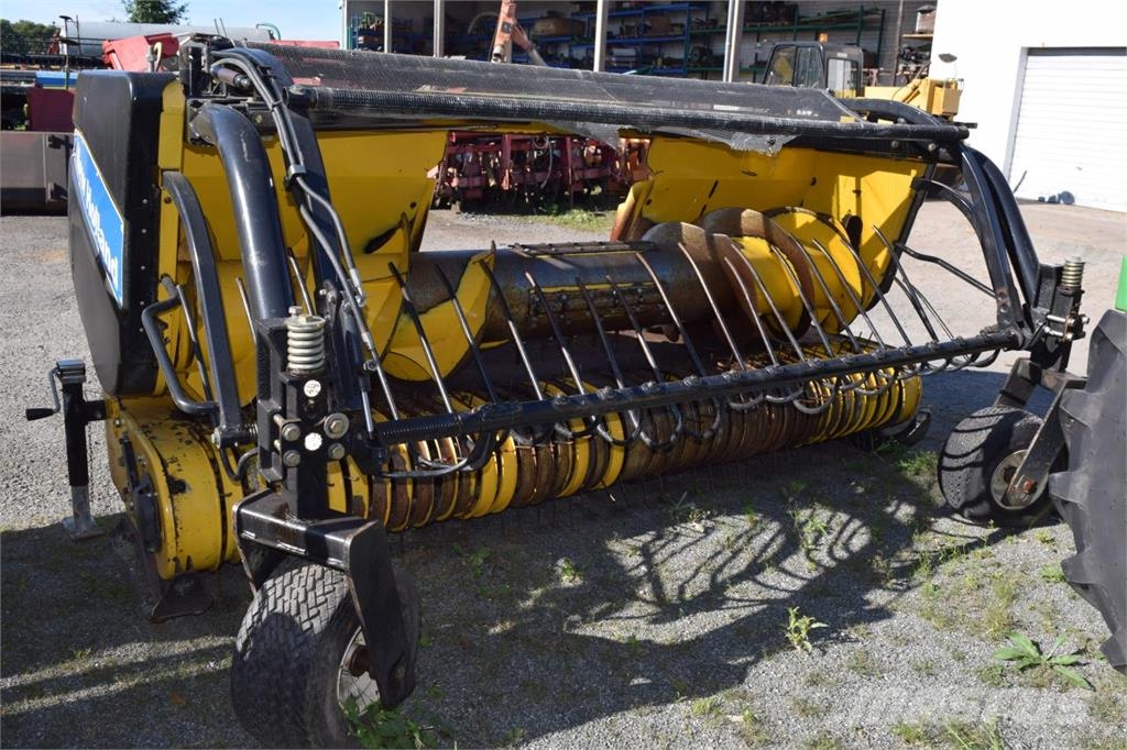 New Holland 273 *PickUp* Otros equipos para cosechadoras de forraje
