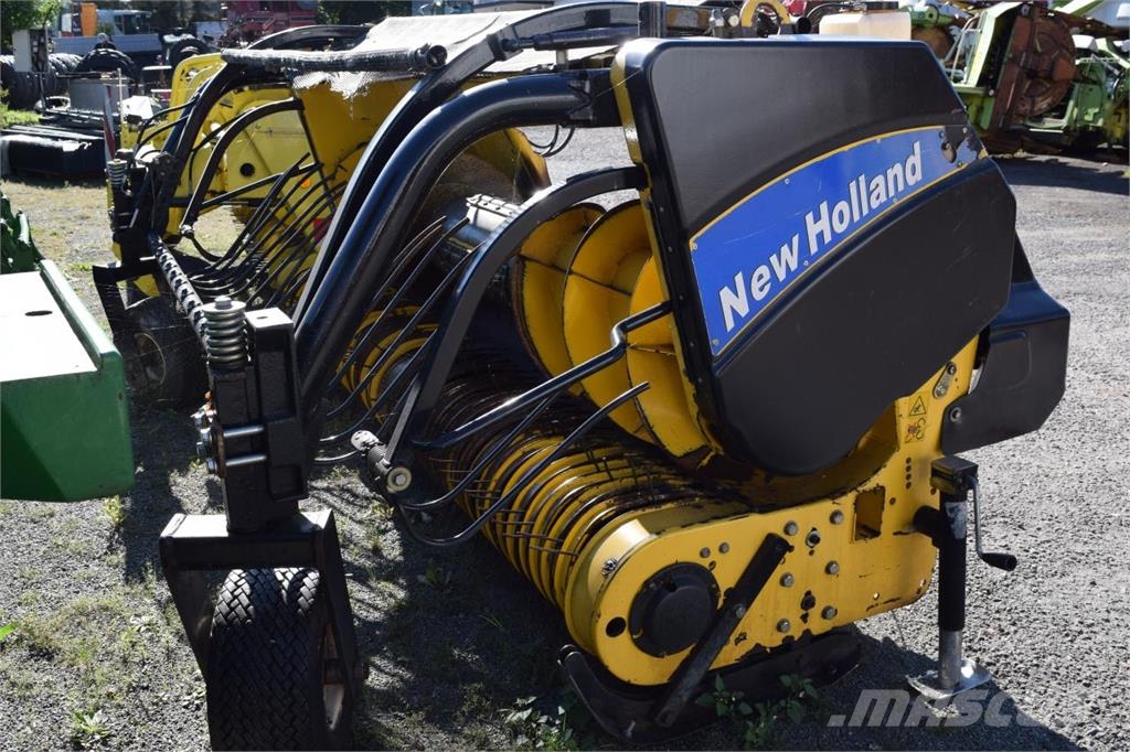 New Holland 273 *PickUp* Otros equipos para cosechadoras de forraje