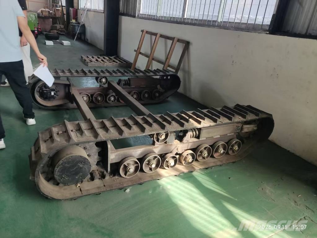 Komatsu PC210-8 Custom Tracked Undercarriage 無限軌道、クローラ、履帯