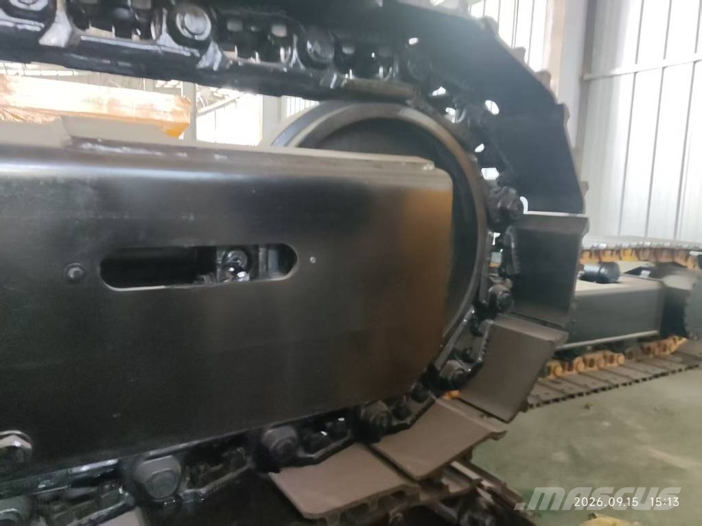 Komatsu PC210-8 Custom Tracked Undercarriage 無限軌道、クローラ、履帯