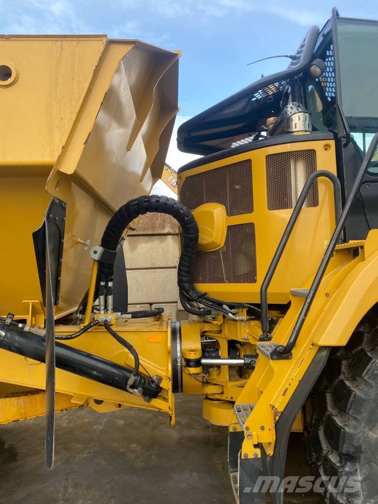 CAT 730 Шарнирно-сочленённые самосвалы