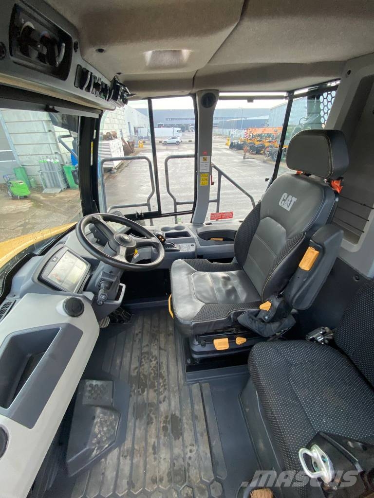 CAT 730 Шарнирно-сочленённые самосвалы
