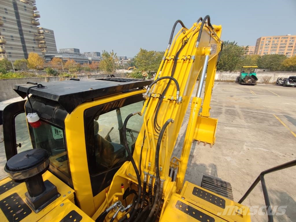 Komatsu PC 200-8 Εκσκαφείς με ερπύστριες