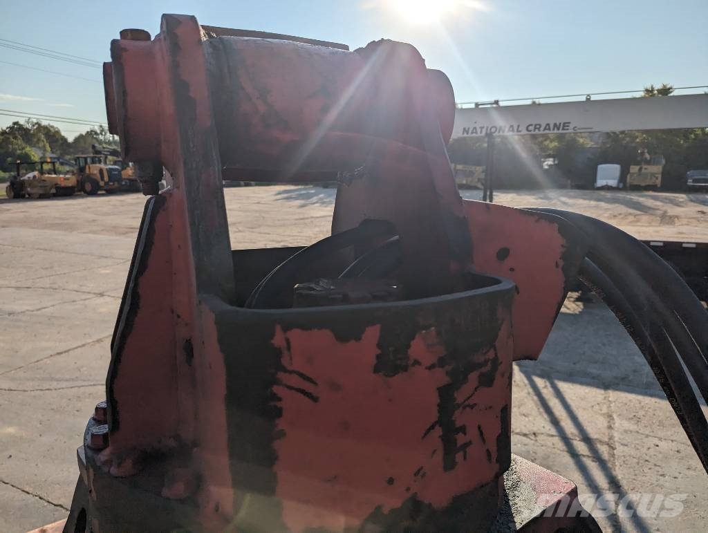  Young RL300CBE 抓斗
