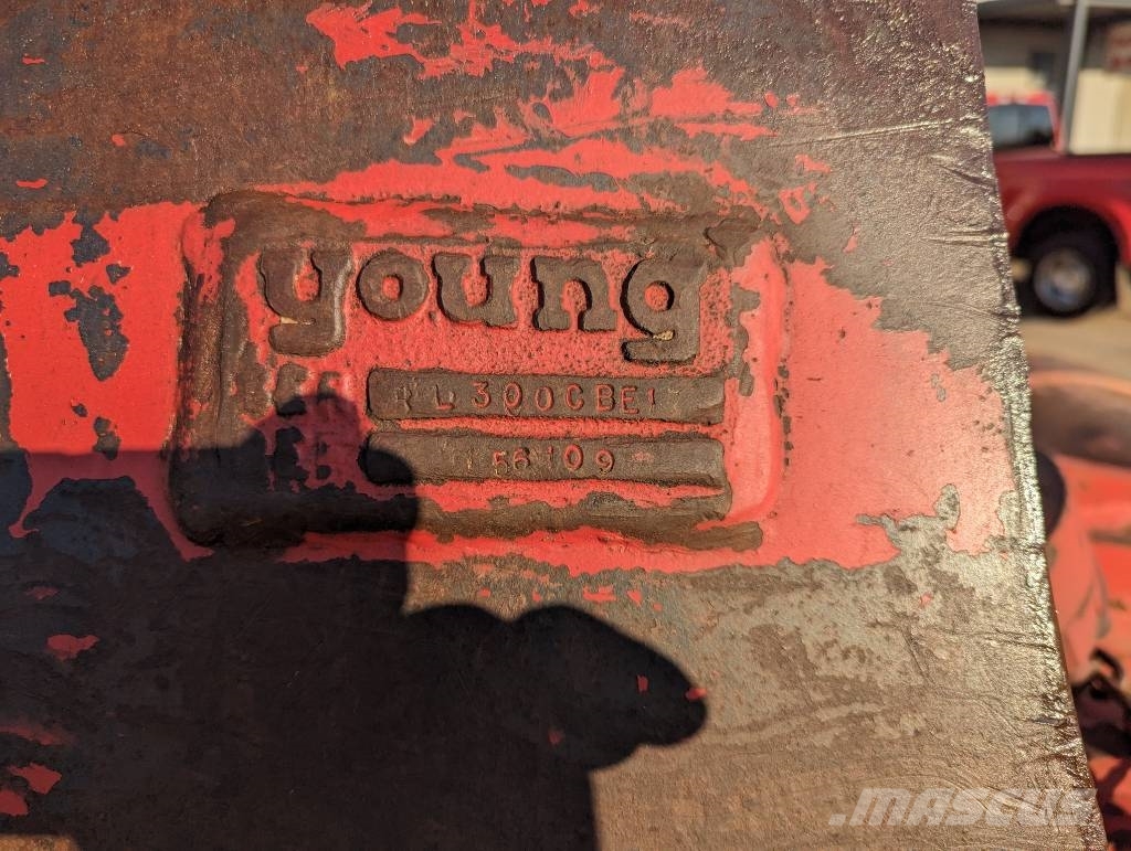  Young RL300CBE 抓斗