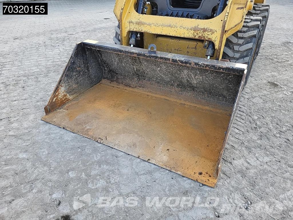 CAT 226 D3 스키드로더