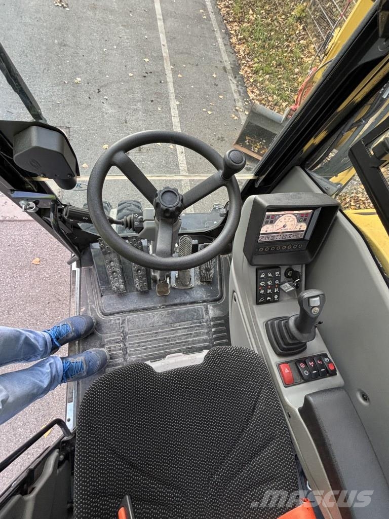 Yanmar B95W Mobilbagger