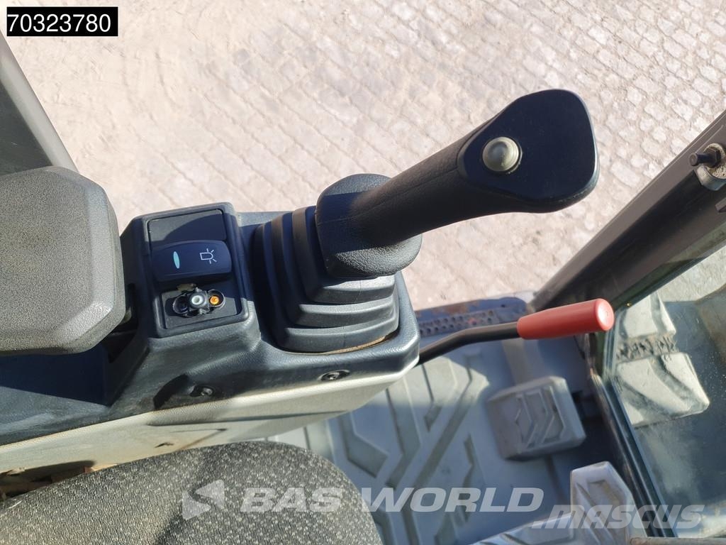 Volvo ECR58 F A/C - 3 Buckets حفارات صغيرة أقل من 7 طن (حفارات صغيرة)