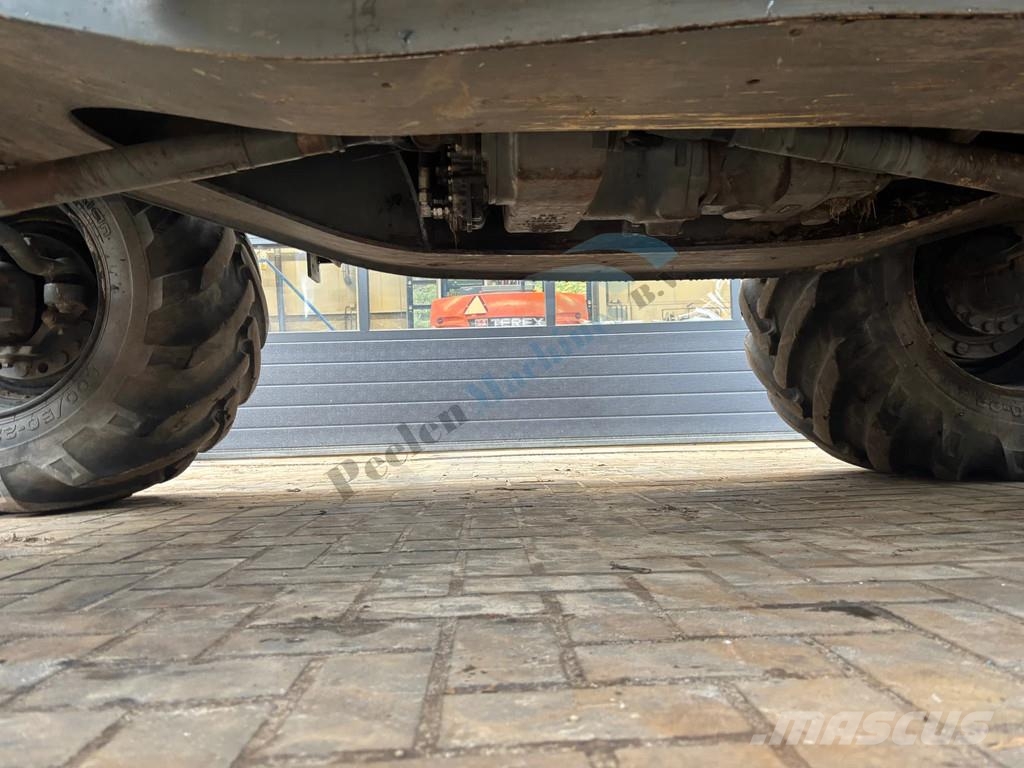 Liebherr A 914 حفارات بعجل