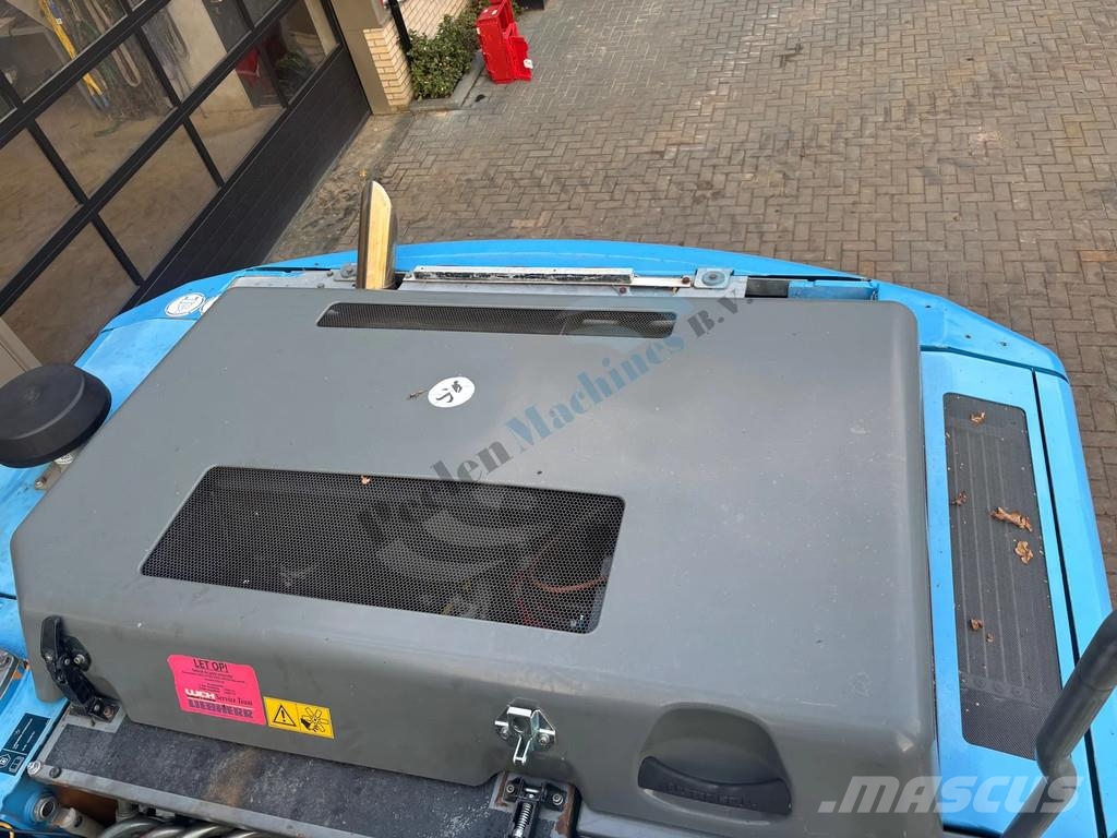 Liebherr A 914 حفارات بعجل