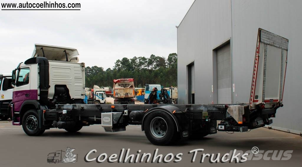 Volvo FM 330 Camiones con chasís y cabina